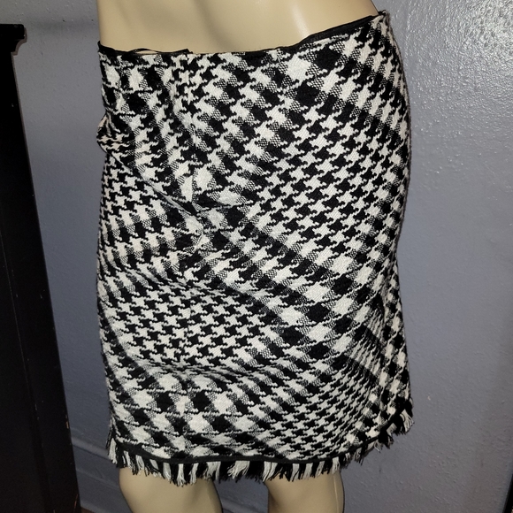 Houndstooth skirt - Picture 8 of 8